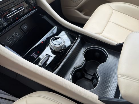 Certified 2025 Jeep Grand Cherokee L Limited w/ Black Appearance Package AWD/4WD image 22