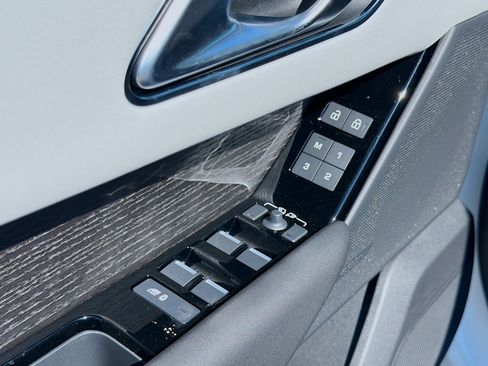 New 2026 Land Rover Range Rover Velar Dynamic SE AWD/4WD image 22