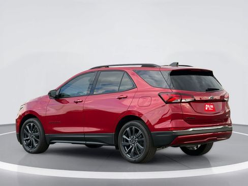 Used 2023 Chevrolet Equinox RS FWD image 3