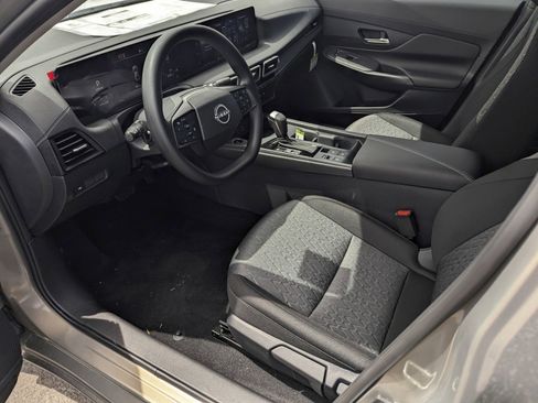 New 2026 Nissan Sentra SV FWD image 9