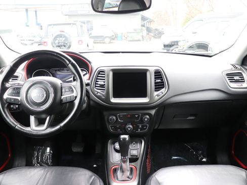 Used 2017 Jeep Compass Trailhawk image 16
