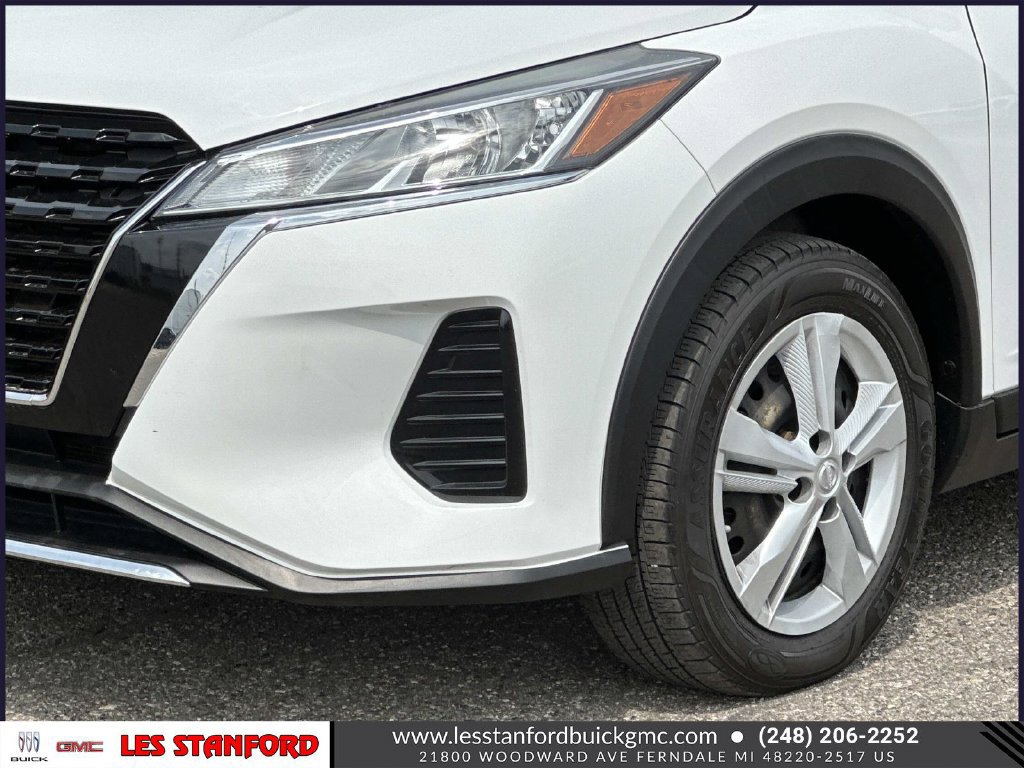 Used 2023 Nissan Kicks S FWD image 9