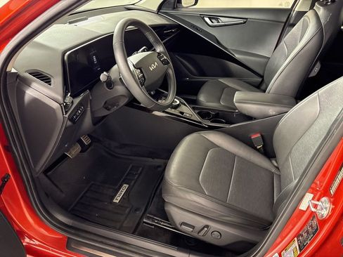 Used 2023 Kia Niro SX Touring image 23