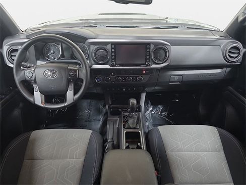 Used 2022 Toyota Tacoma TRD Sport image 10