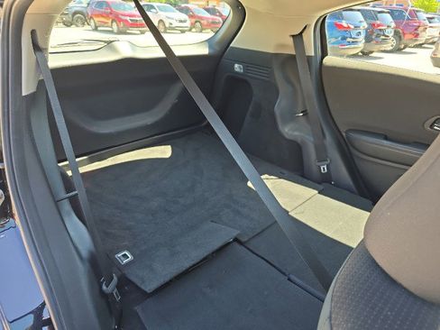 Used 2019 Honda HR-V LX image 38