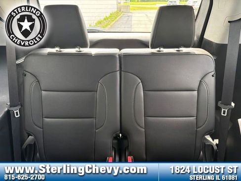 Used 2023 GMC Acadia SLT AWD/4WD image 17