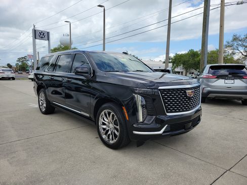 Used 2025 Cadillac Escalade ESV Premium Luxury w/ Touring Package image 1