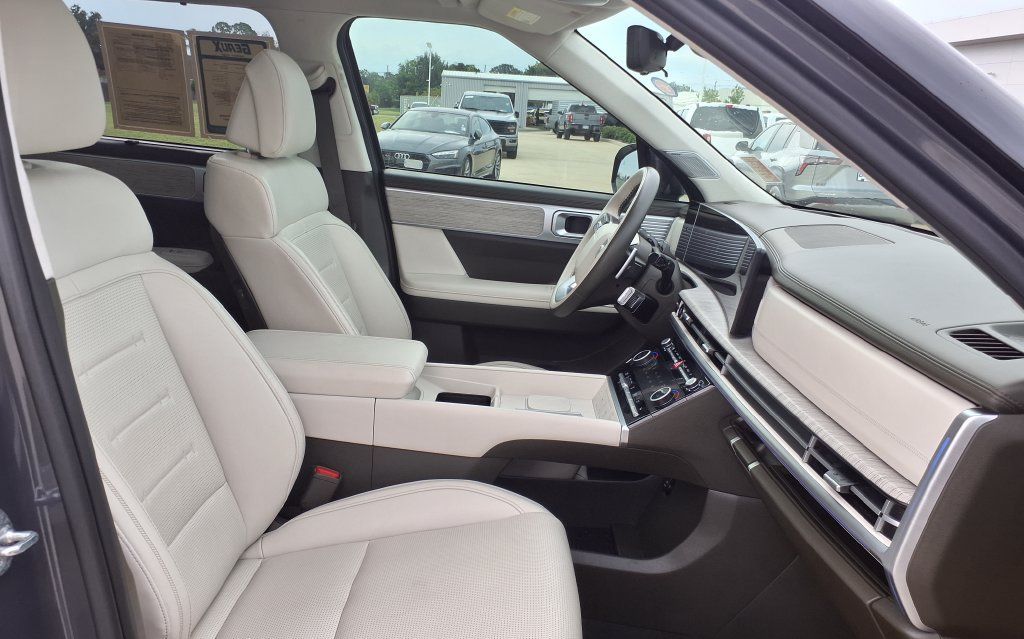 Used 2025 Hyundai Santa Fe Calligraphy FWD image 20