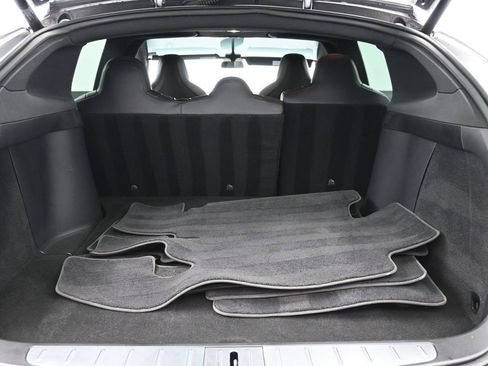 Used 2018 Tesla Model X 75D image 22