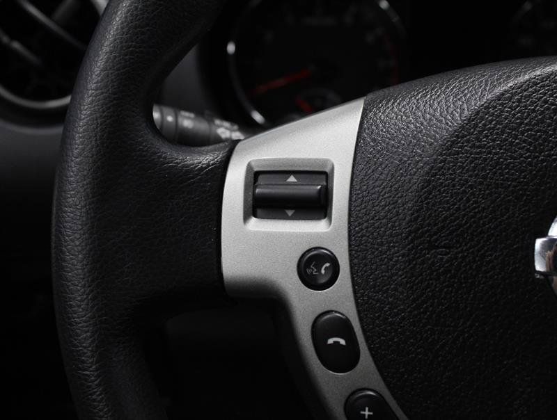 Used 2013 Nissan Rogue SV w/ Premium Pkg AWD/4WD image 11