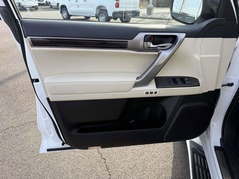 Used 2023 Lexus GX 460 Luxury w/ Sport Design Package image 12