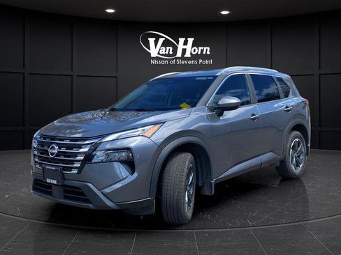 Used 2025 Nissan Rogue SV w/ SV Premium Package AWD/4WD image 3