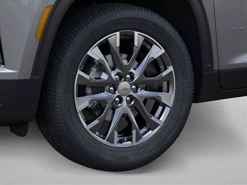 New 2026 Chevrolet Traverse LT w/ Sun and Wheel Package FWD image 9