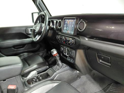 Used 2021 Jeep Wrangler Unlimited Sahara AWD/4WD image 35