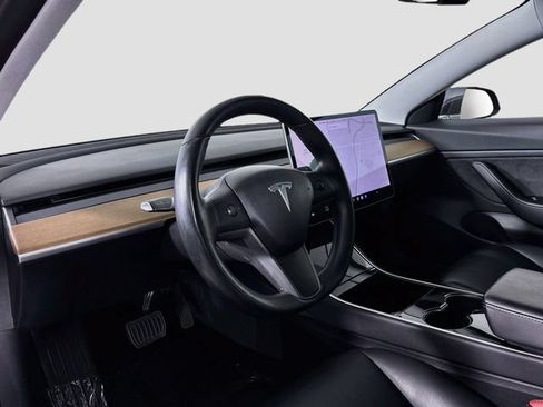 Used 2018 Tesla Model 3 Long Range RWD image 9