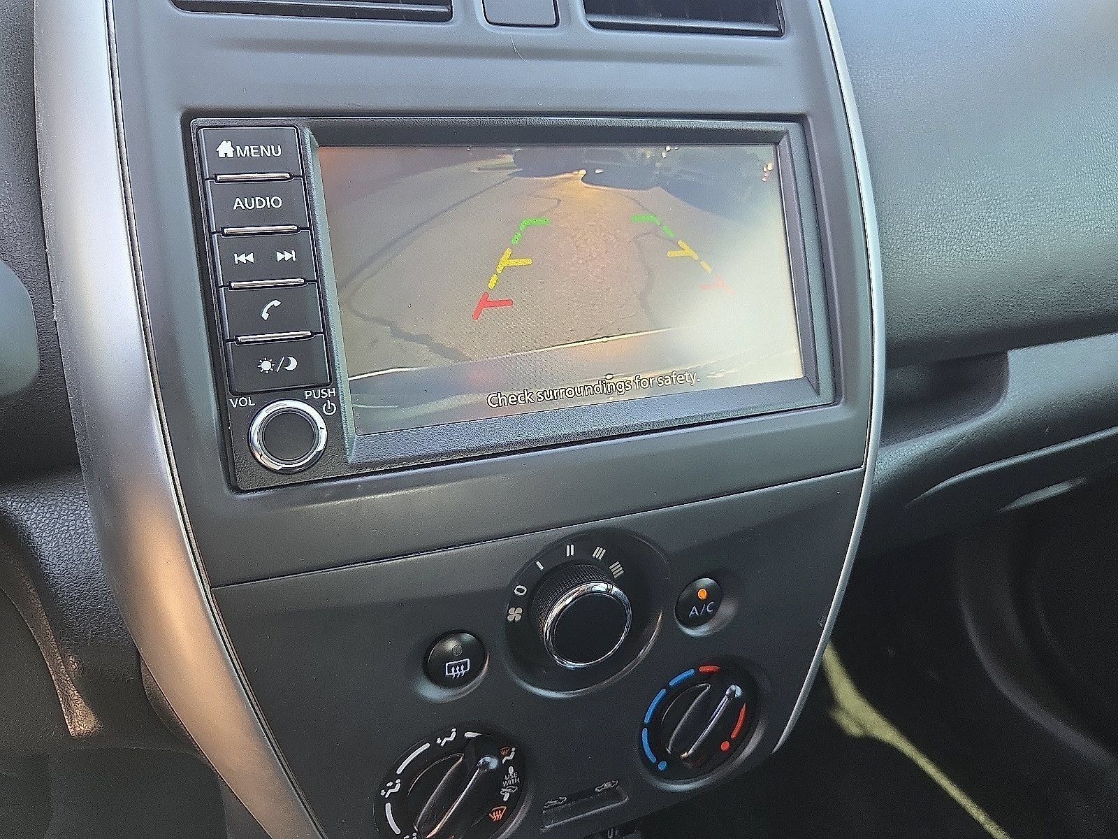 Used 2019 Nissan Versa Note SV FWD image 8