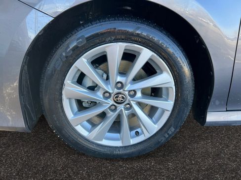 Used 2021 Toyota Camry LE image 14