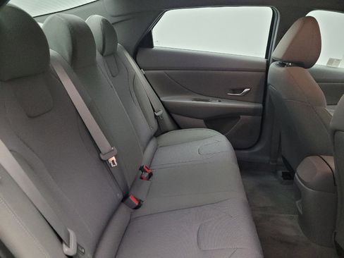 Used 2024 Hyundai Elantra SE FWD image 19