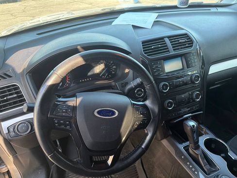 Used 2017 Ford Explorer XLT AWD/4WD image 16