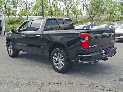 Used 2019 Chevrolet Silverado 1500 High Country w/ Z71 Off-Road Package AWD/4WD image 7