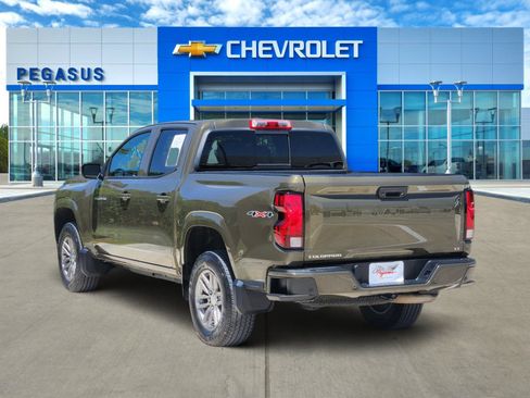 Used 2023 Chevrolet Colorado LT w/ LT Convenience Package II AWD/4WD image 4