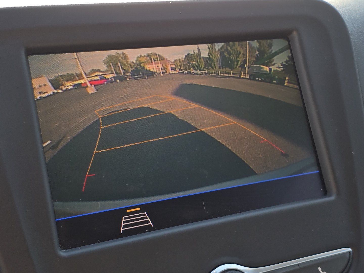 Used 2021 Chevrolet Equinox LT FWD image 4