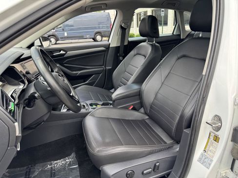 Used 2021 Volkswagen Jetta SE FWD image 23