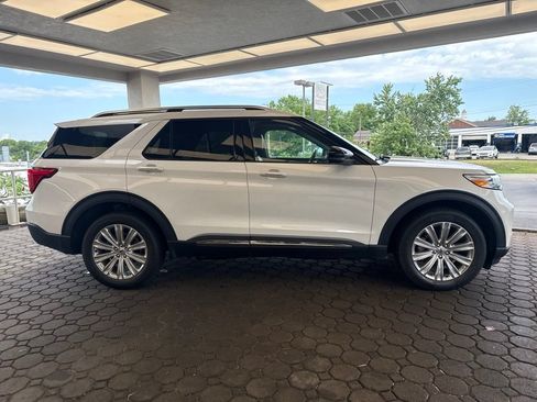 Used 2022 Ford Explorer Limited w/ Limited Technology Package AWD/4WD image 5