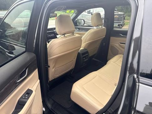 Used 2023 Jeep Grand Cherokee Limited AWD/4WD image 21
