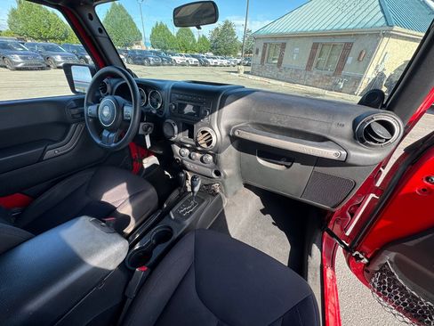 Used 2014 Jeep Wrangler Sport AWD/4WD image 9