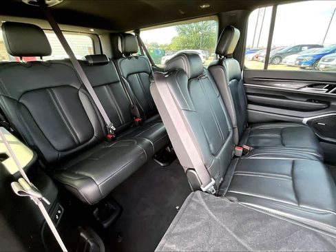 Used 2023 Jeep Wagoneer L 4WD image 17