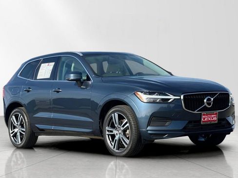 Used 2020 Volvo XC60 T5 Momentum w/ Protection Package Premier image 8