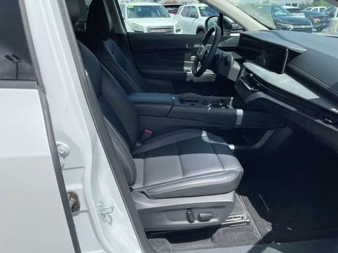 Used 2025 Nissan Murano SV FWD image 19