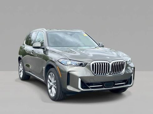 Used 2025 BMW X5 xDrive40i w/ Premium Package AWD/4WD image 2