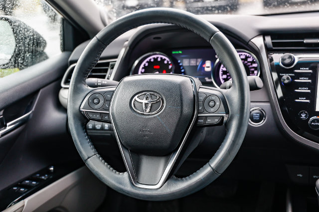 Used 2020 Toyota Camry XLE w/ Driver Assist Package FWD image 12