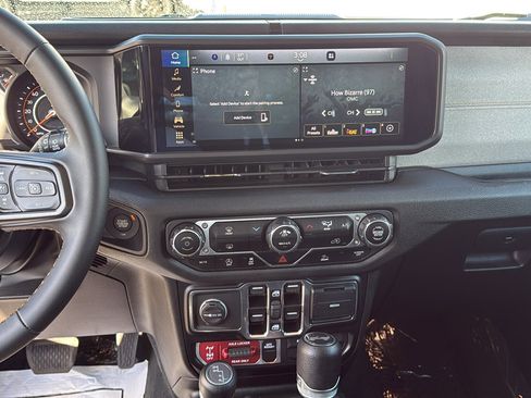 Certified 2024 Jeep Wrangler Willys image 20