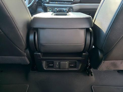 Used 2024 GMC Sierra 1500 SLT image 11