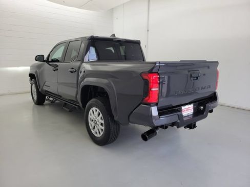 Used 2025 Toyota Tacoma SR5 RWD image 8