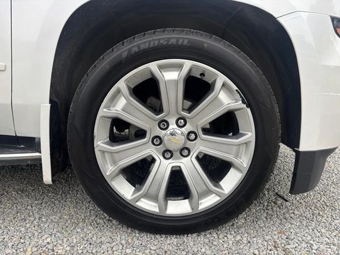 Used 2017 Chevrolet Suburban Premier AWD/4WD image 2