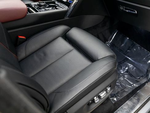 Used 2022 Rolls-Royce Cullinan image 40