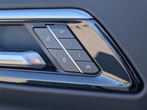 New 2026 Chevrolet Suburban Premier image 18