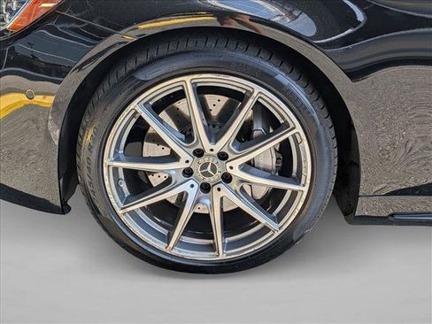 Used 2018 Mercedes-Benz S 560 Sedan image 23