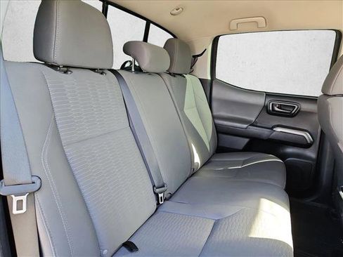 Used 2018 Toyota Tacoma SR5 image 19