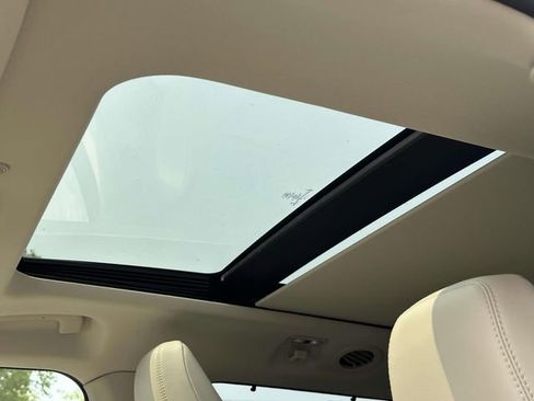 Used 2020 Ford Explorer Platinum image 11