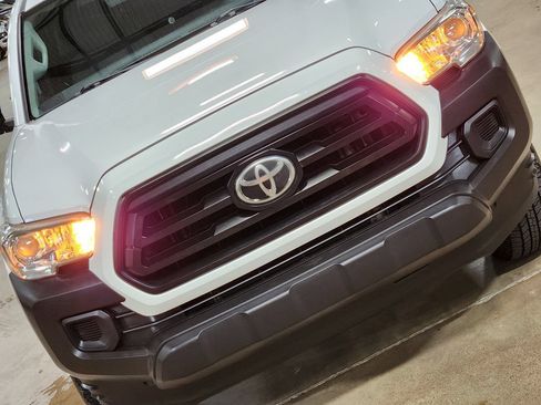 Used 2020 Toyota Tacoma SR RWD image 19