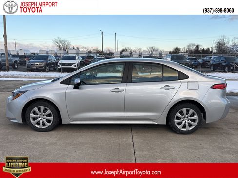 Used 2025 Toyota Corolla LE image 1
