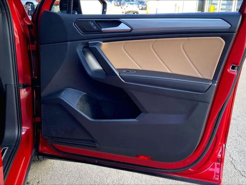 Used 2024 Volkswagen Tiguan SE R-Line image 22