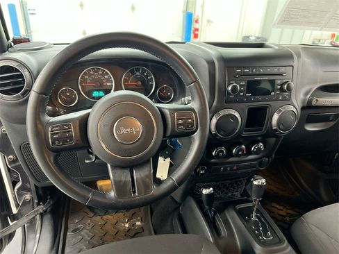 Used 2018 Jeep Wrangler Sport image 11