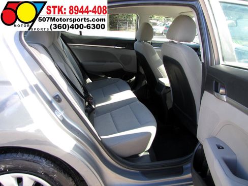 Used 2019 Hyundai Elantra SE image 14