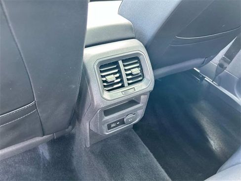 Used 2020 Volkswagen Tiguan SE w/ Panoramic Sunroof Package image 17